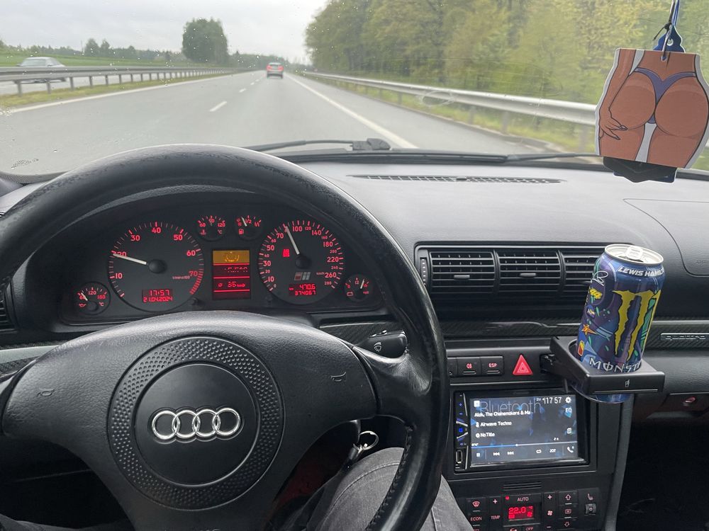 Audi S4 b5 400km (zamienię)