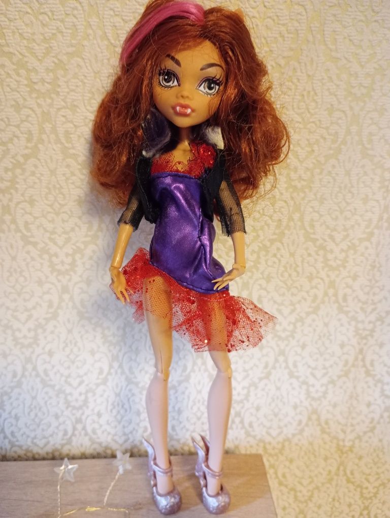 Monster High Клодин Вульф
Monster High.
Кукла, платье, кофта, туфли