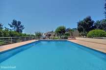 Luxuosa Moradia T6 com Piscina em Alquerubim, Aveiro