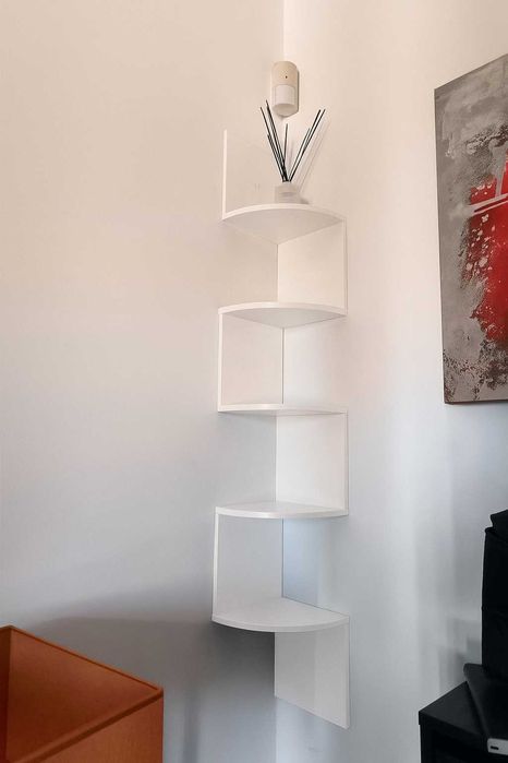 Loftowa narożna dekoracja ścienna biała kwietnik z 5 poziomami