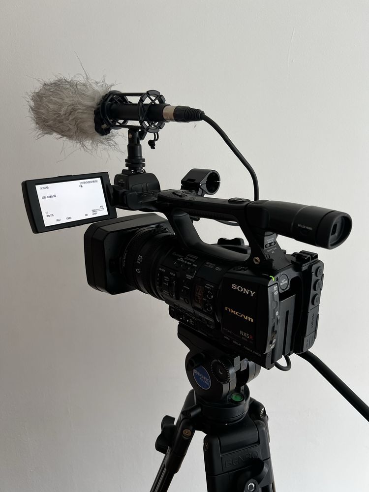 Equip. Profissional de Filmagem - Sony NX5R + Tripé Benro + Microfones