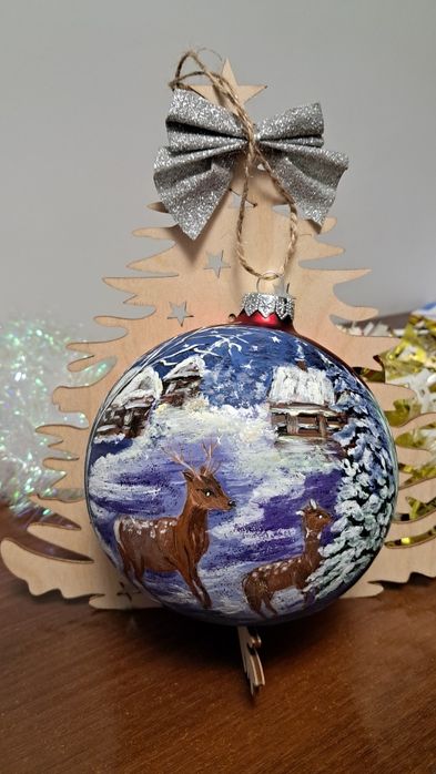 Maluję obrazy akrylem na papierze i płótnie