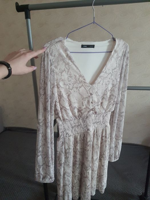 Плаття жіноче класичне