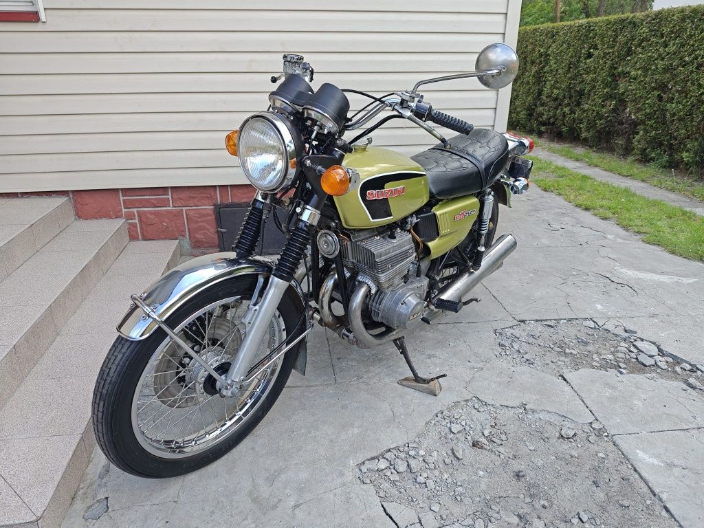 Suzuki GT 550 trzy cylindry dwusuw xs cx gs klasyk