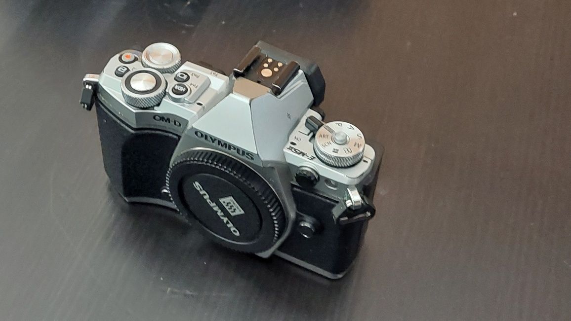 Olympus OM-D E-M5 Mark II