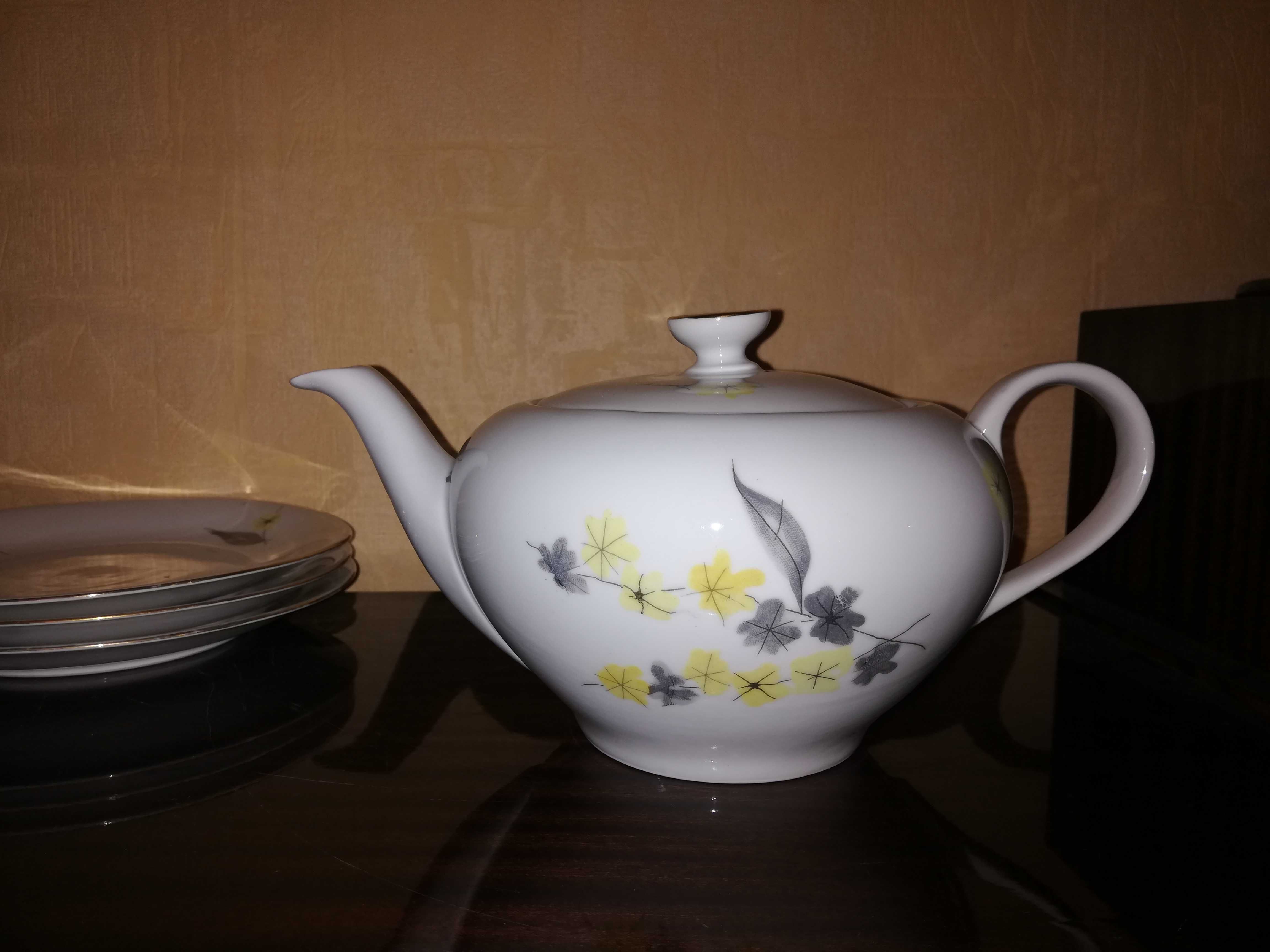 Porcelanowy serwis kawowy Wałbrzych retro PRL