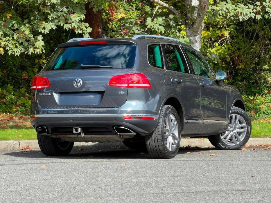 Volkswagen Touareg      2015