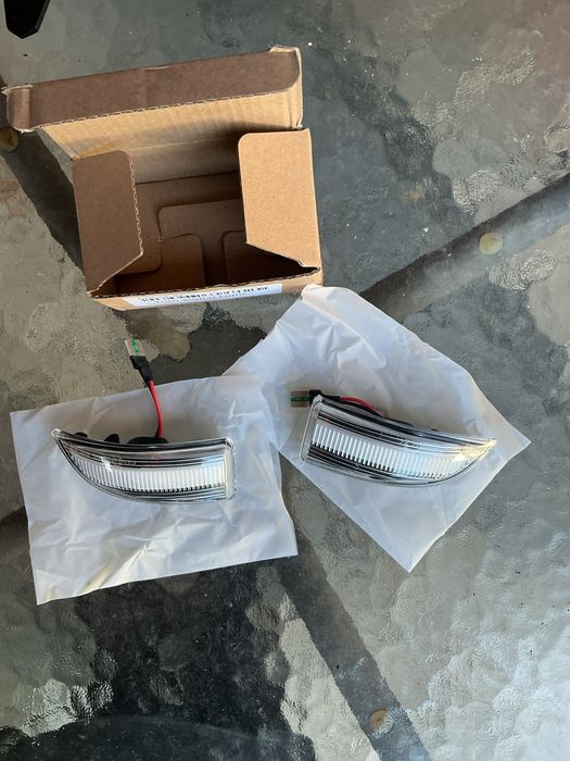 Поворотник Renault Grand Scenic Megane Fluence Latitude Safrane