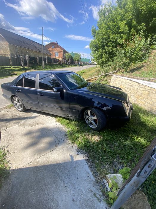 Mercedes-Benz E200 W210(FL) рестайлінг 2001р газ/бенз