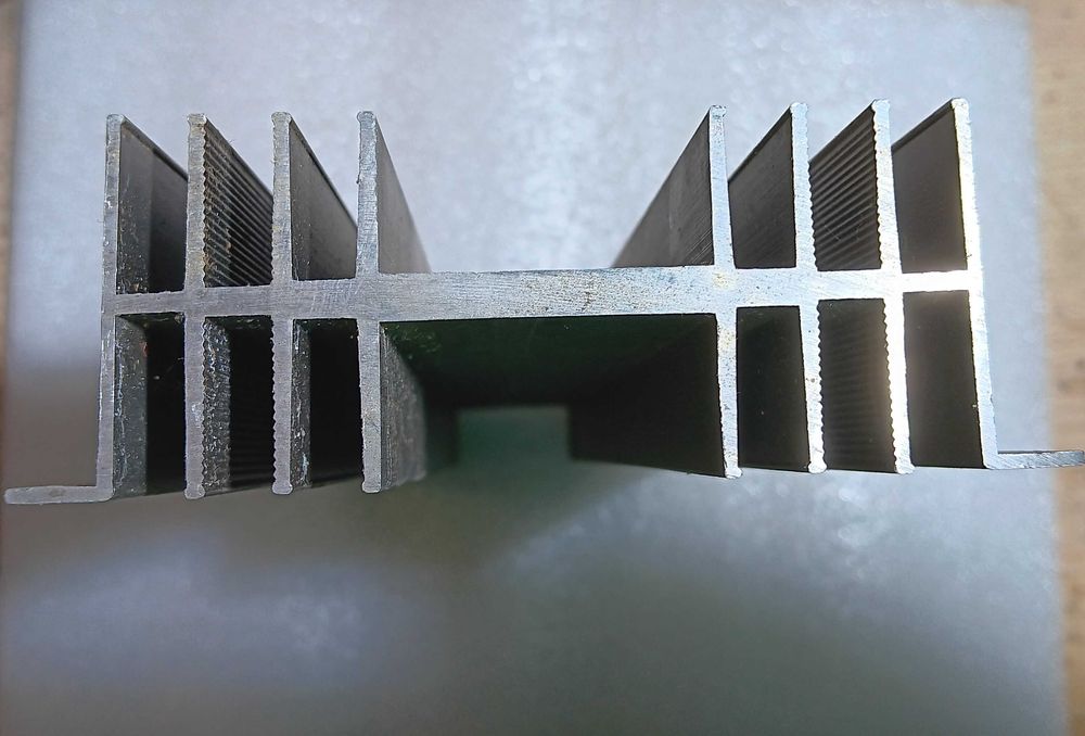 Three Heat Sink Channels for Electronic Components64551832312706121