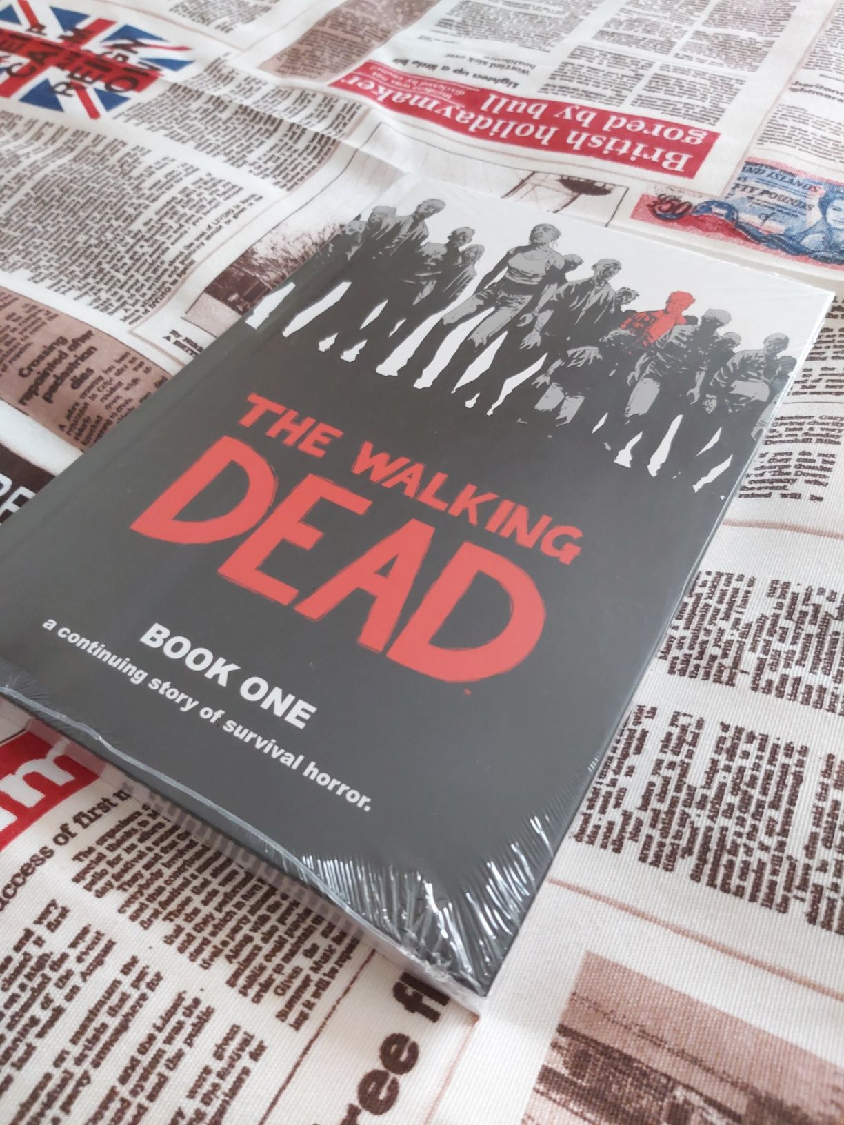 The Walking Dead Harcover Book 1