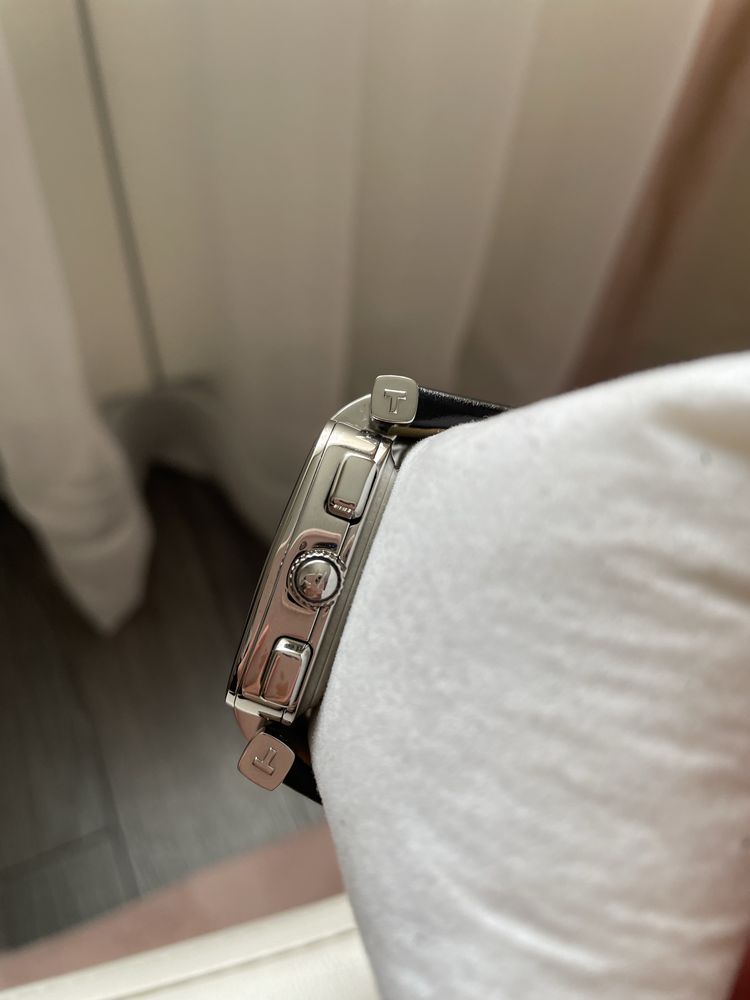 Швейцарський годинник жіночий Tissot 1853 T020317A