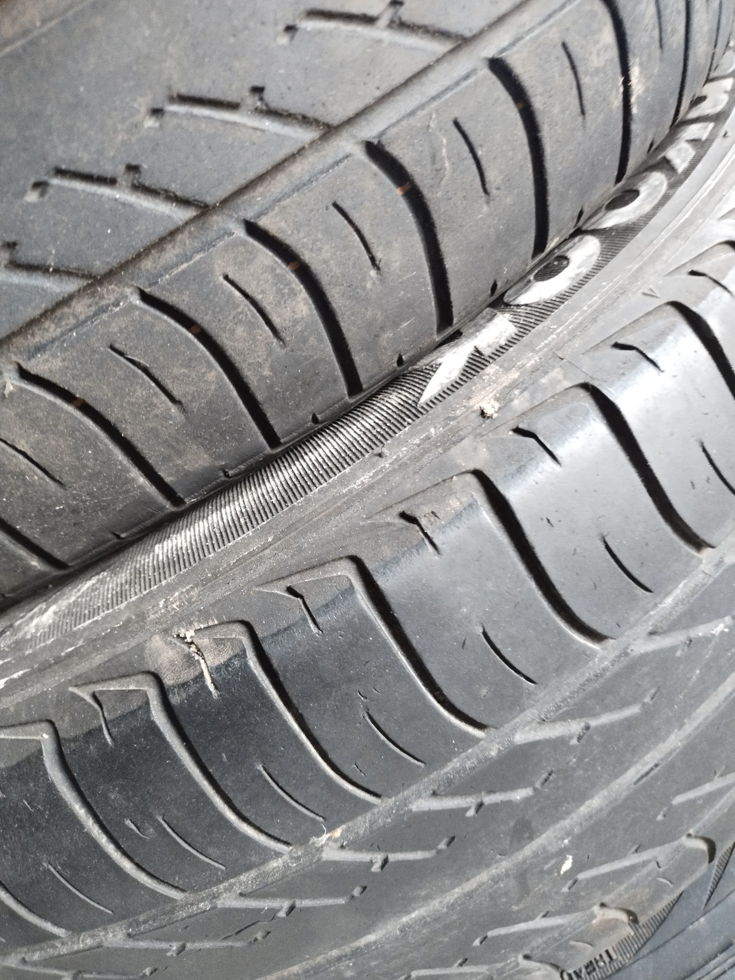 Продам резину 195/55r15.