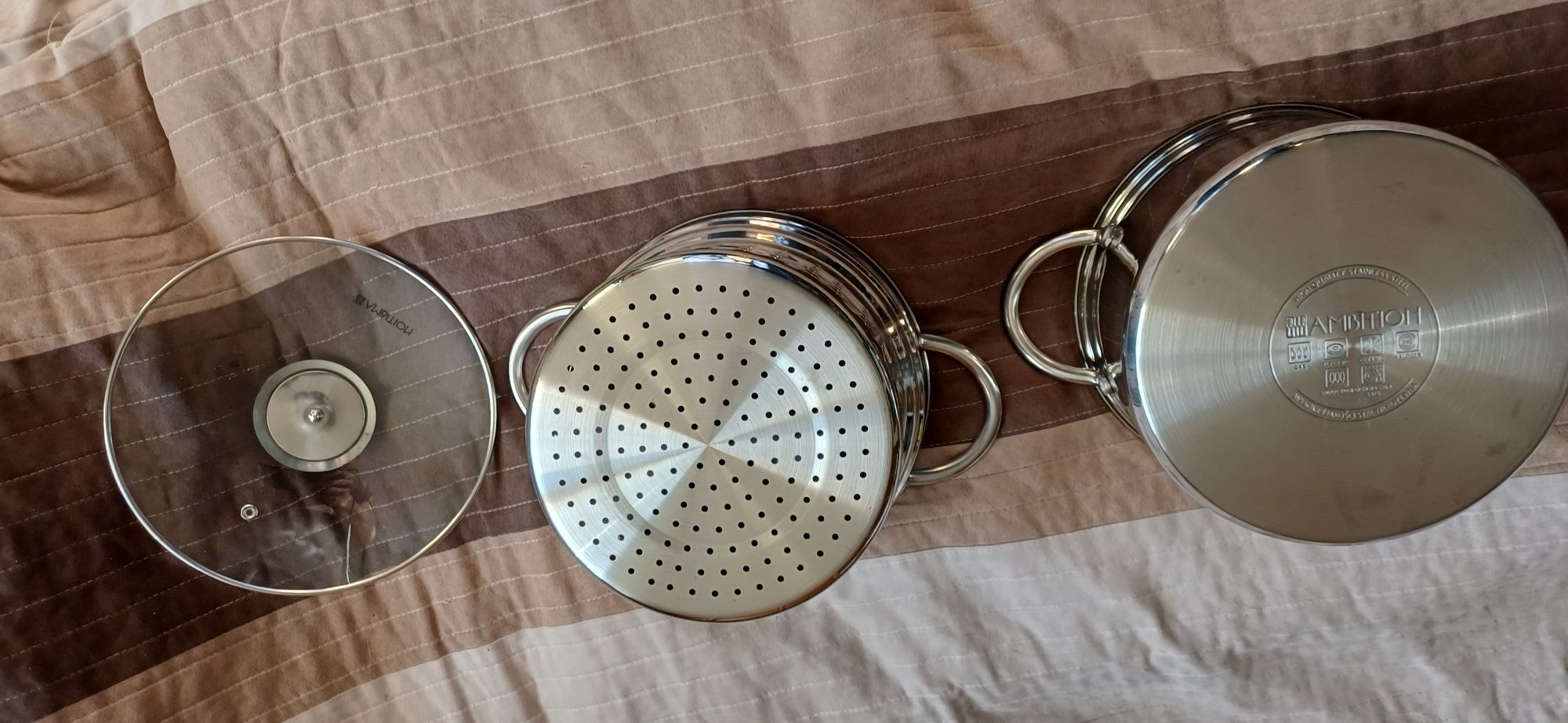 Garnek do gotowania makaronu i warzyw 5,5 l nieużywany.