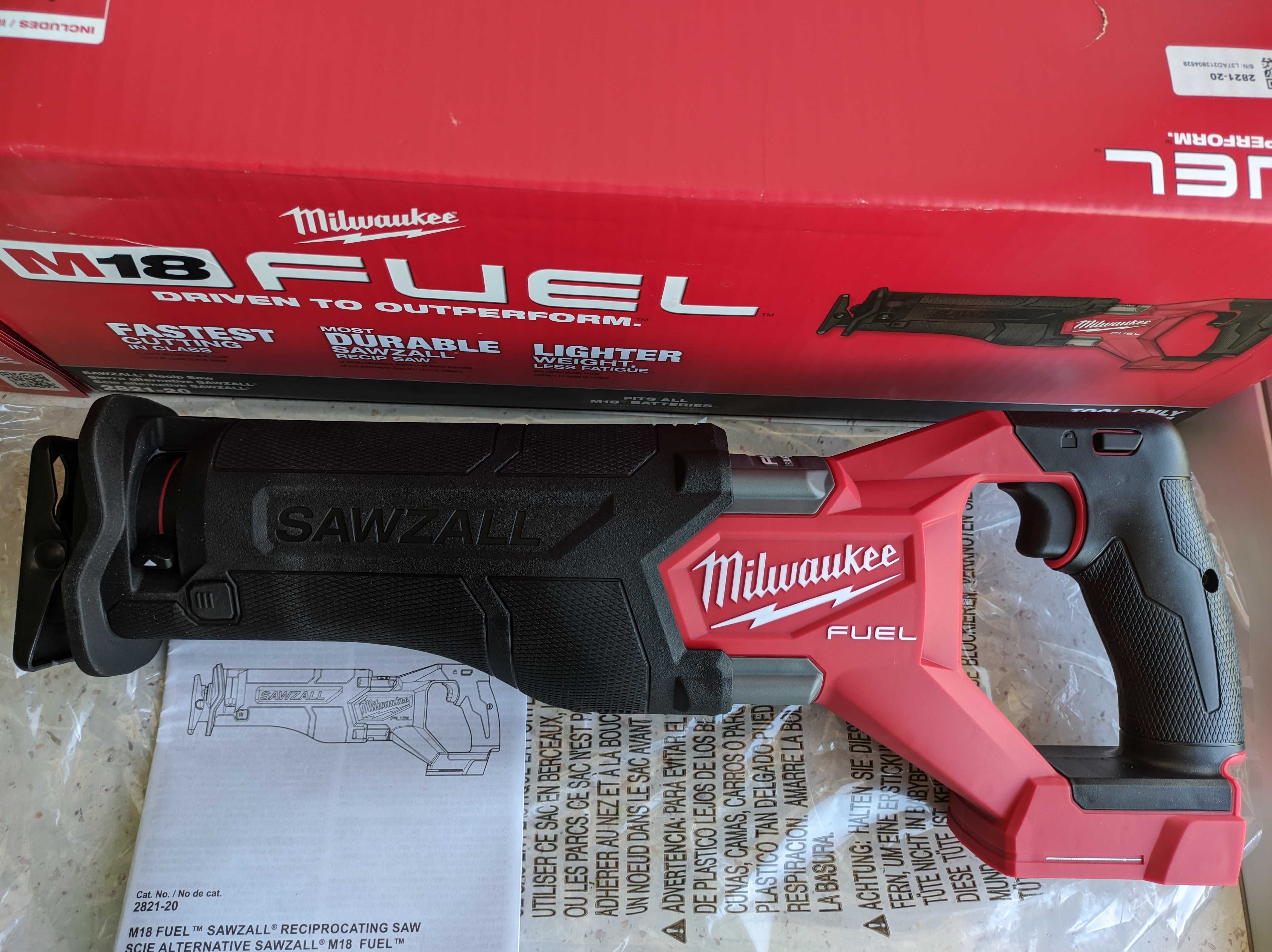 Аккумуляторная бесщеточная сабельная пила Milwaukee 2821-20 SAWZALL