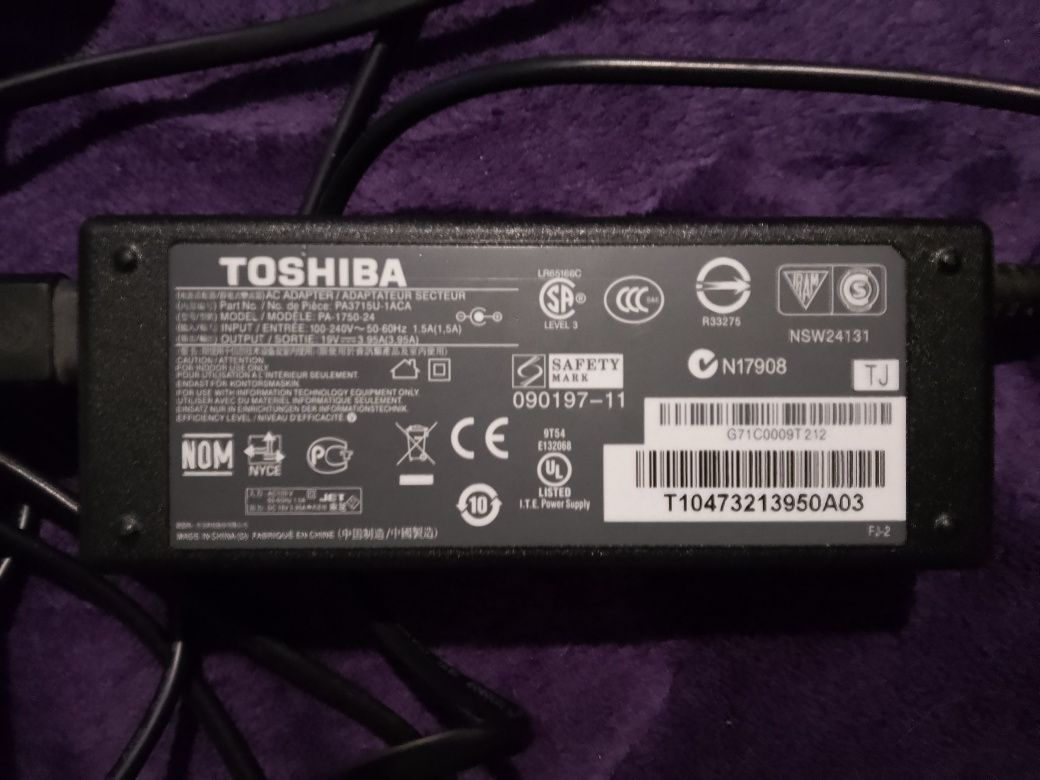 Ładowarka PA3715U-1ACA plus bateria PA3817U-1BRS Toshiba laptop
