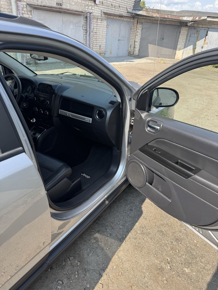 Jeep Compass 14 1 покоління