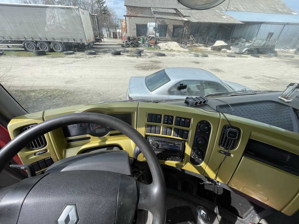 Продам тягач Renault premium 450 DXI