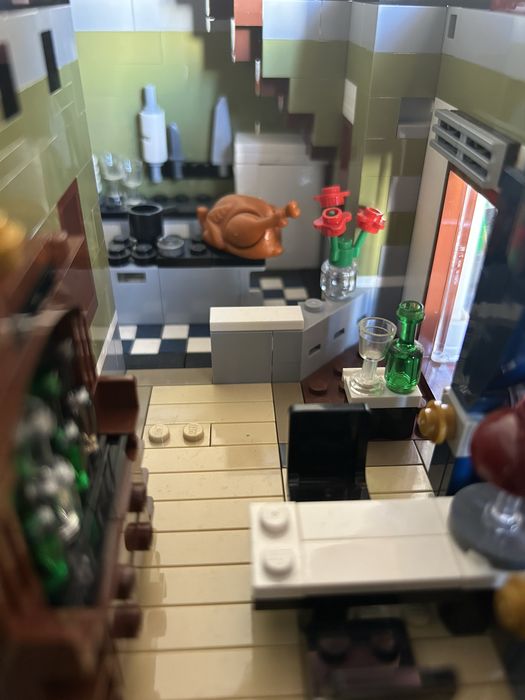 LEGO Modular Creator 10243 Parisian Restaurant