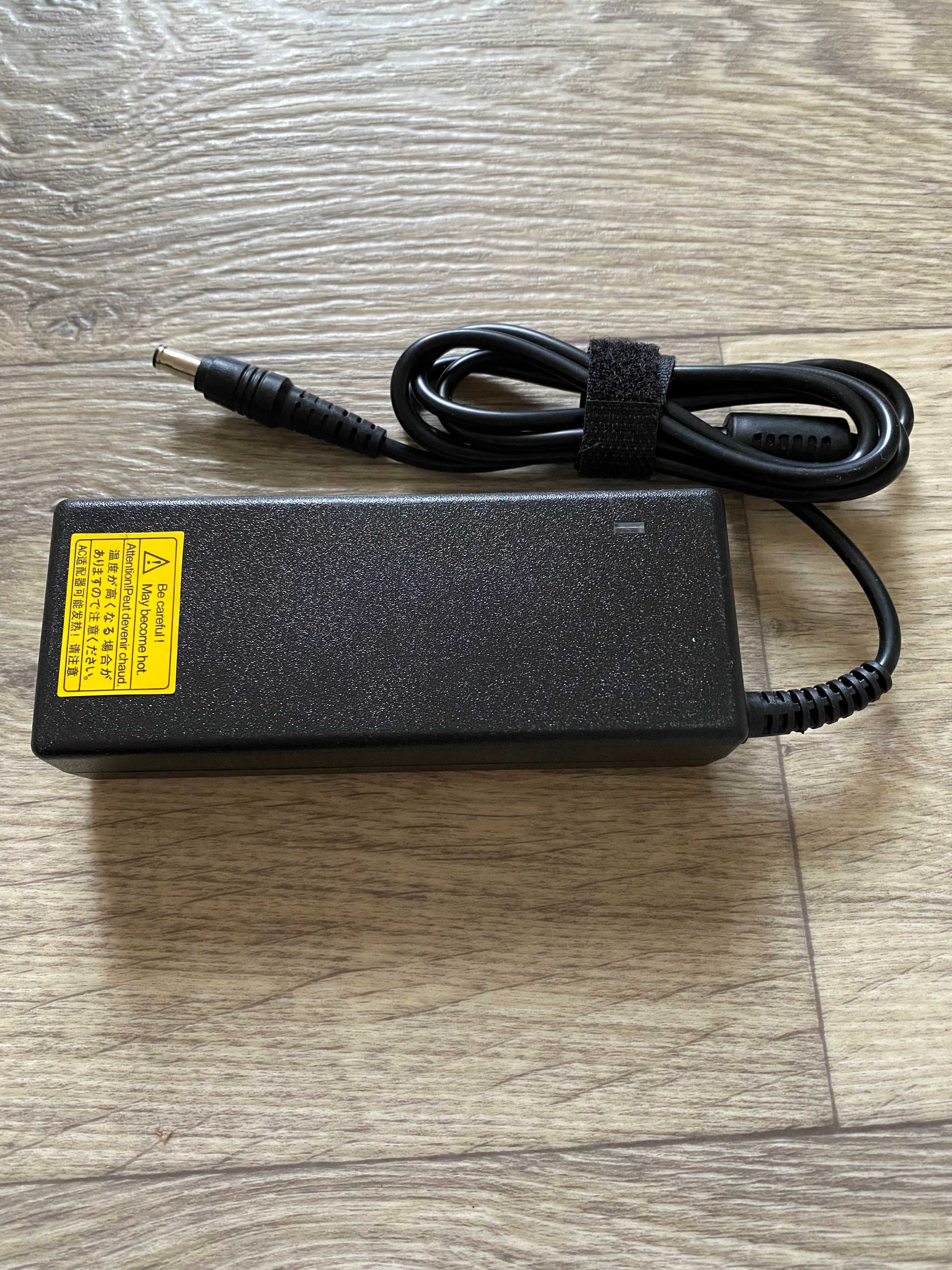 Блок живлення для ноутбука Samsung 19V 4.74A 90W 5.5*3.0 мм