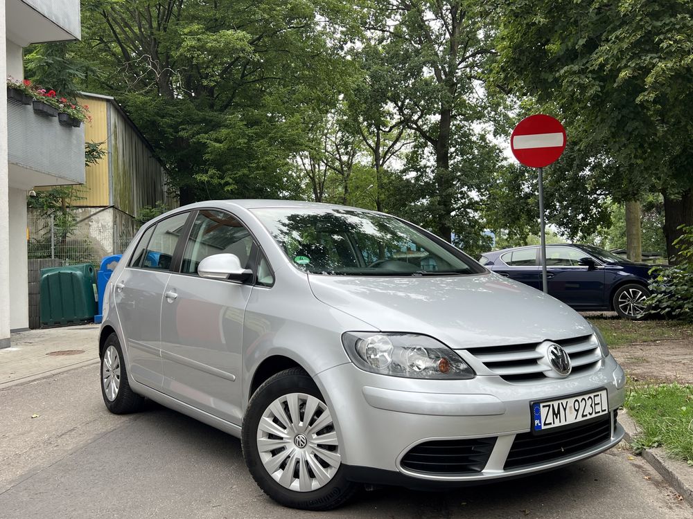 VW Golf 5 Plus 1.6 Benzyna 115KM 6 BIEGÓW HAK ISOFIX Navi Tempomat PDC