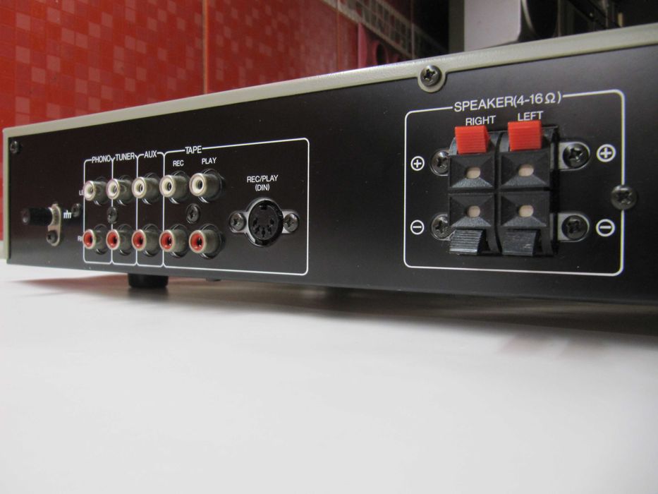 AKAI AM-U01 – Вінтажний Підсилювач ЗОЛОТОЇ Ери Аудіо