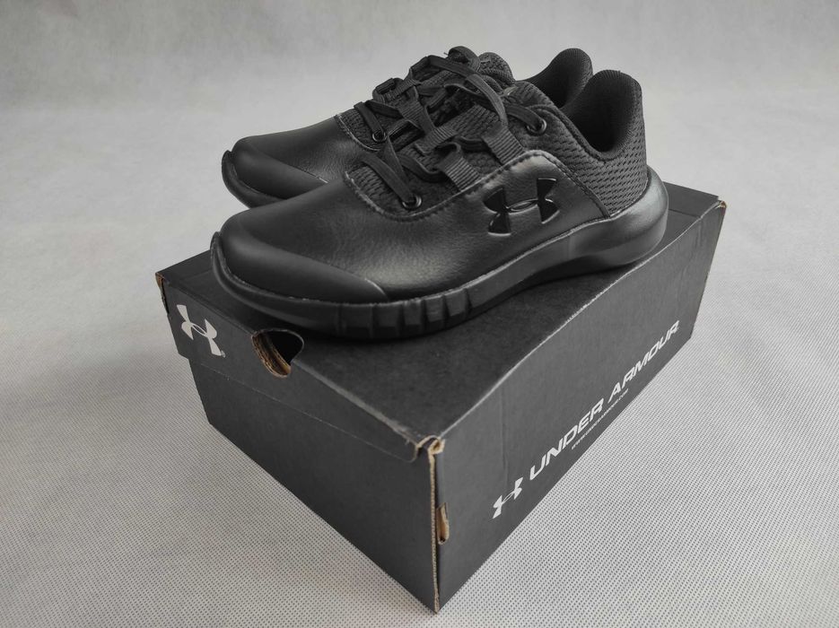 Buty Under Armour czarne r. 29,5