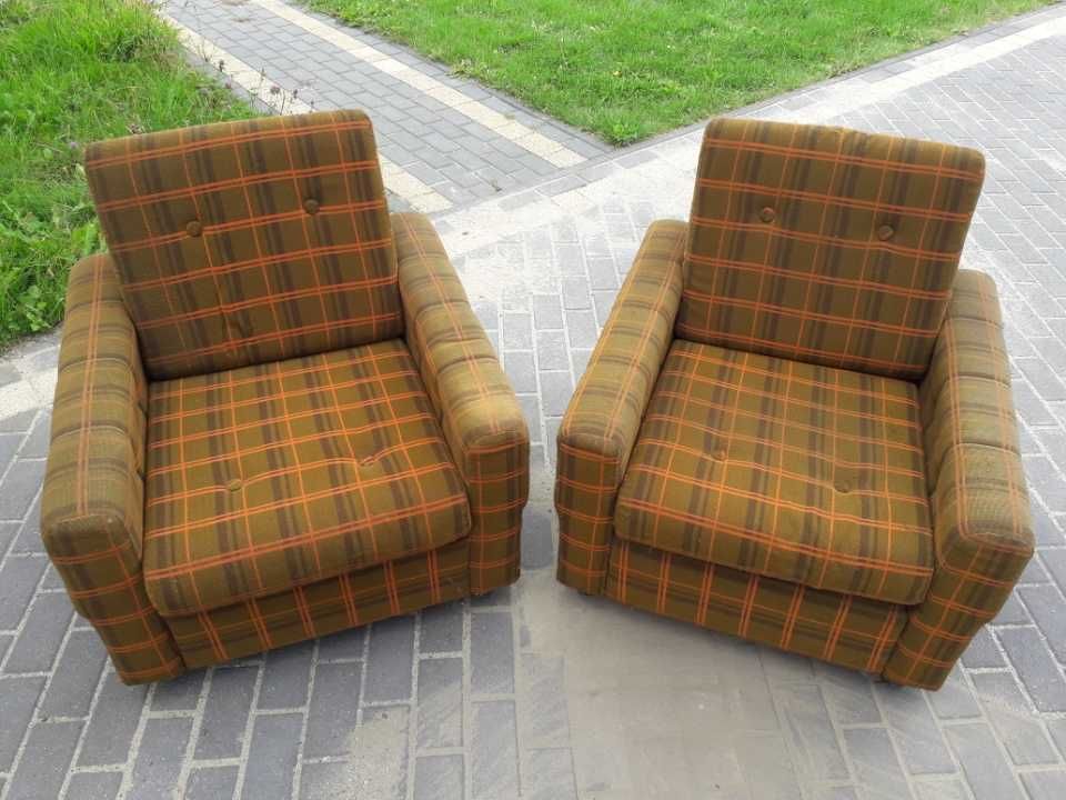 Dwa fotele wypoczynkowe