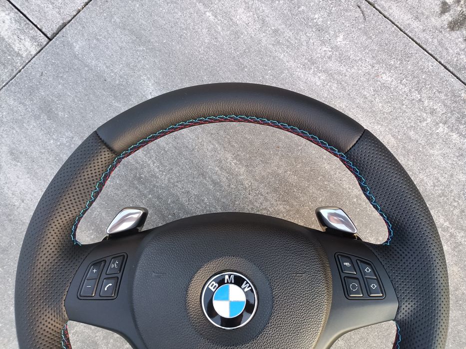 Kierownica Mpakiet z łopatkami BMW E90 E91 E92 E93 E81 E87 E88 E82 X1