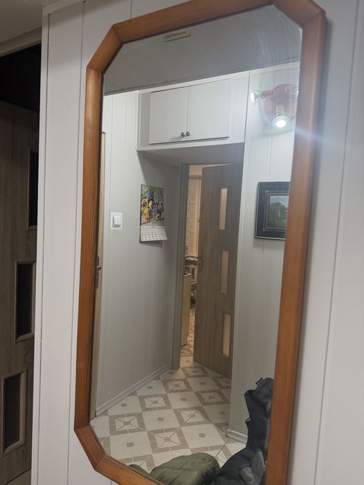 Lustro na sciane dębowe