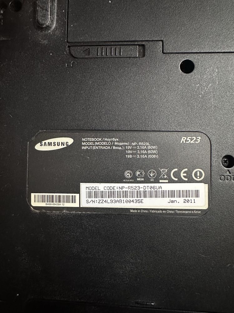 Ноутбук Samsung R523