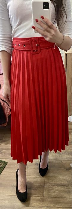 Юбка червона