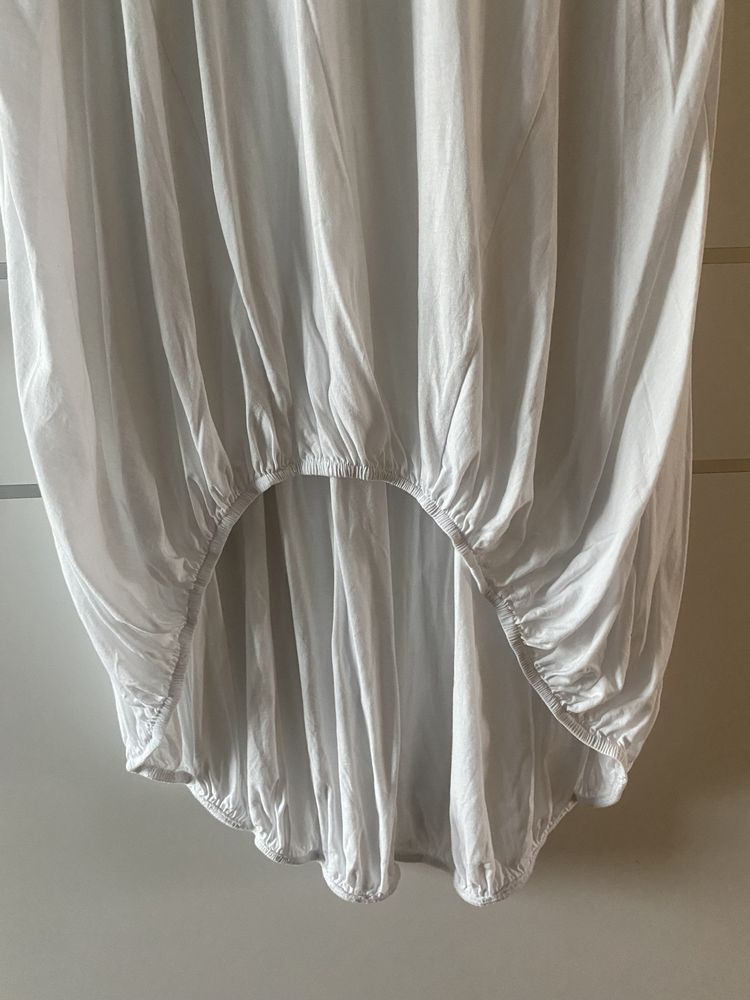 Biała sukienka oversize MMC
