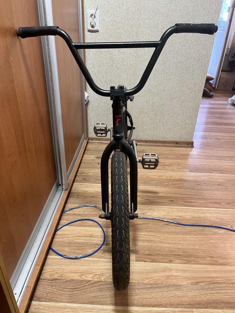 Велосипед BMX у доброму стані