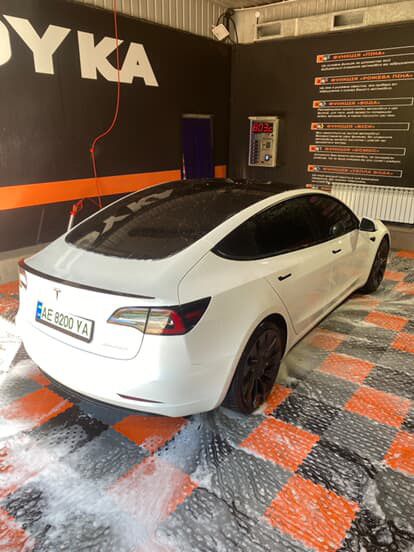 Tesla model 3 performance