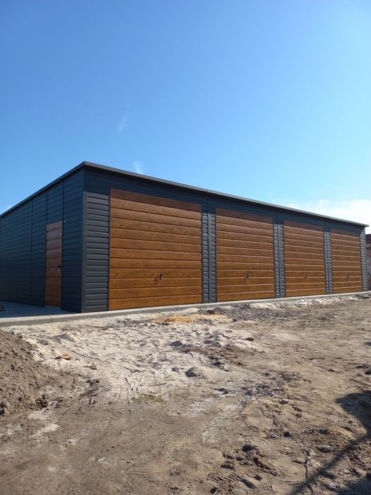 Garaż blaszany nowoczesny wygląd drewnopodobny