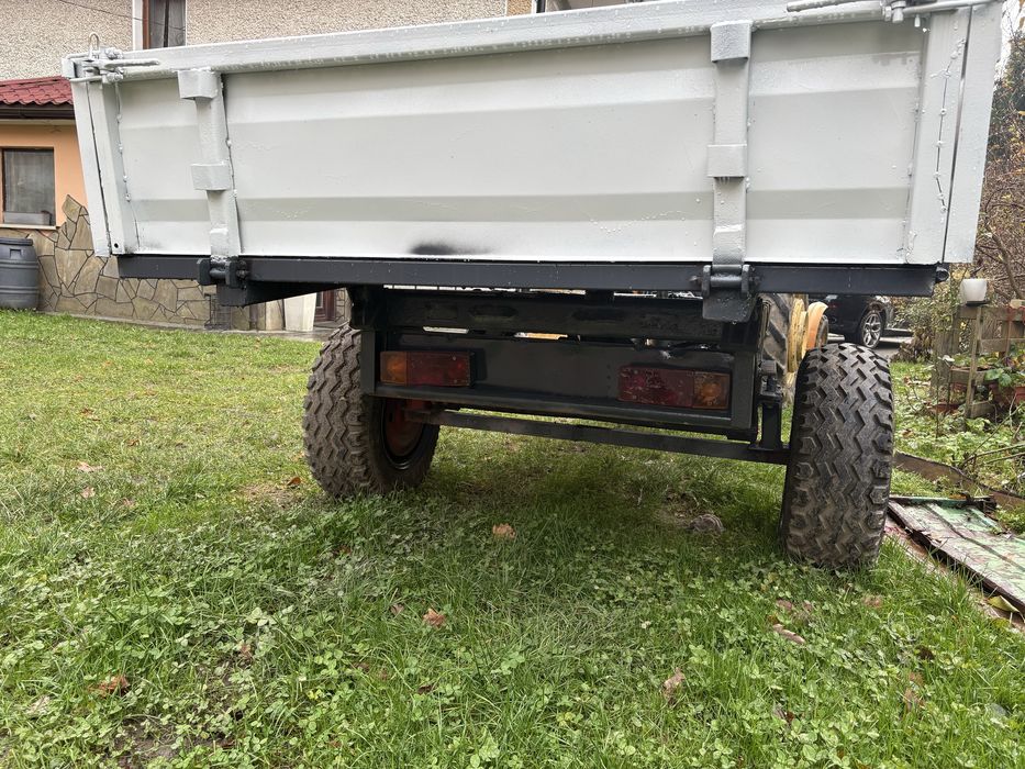 Przyczepa do traktora z kiprem