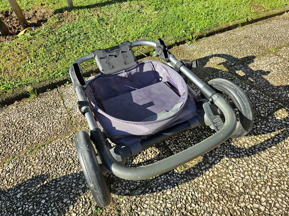 Carrinho de bebé Easywalker Harvey com Alcofa e acessórios