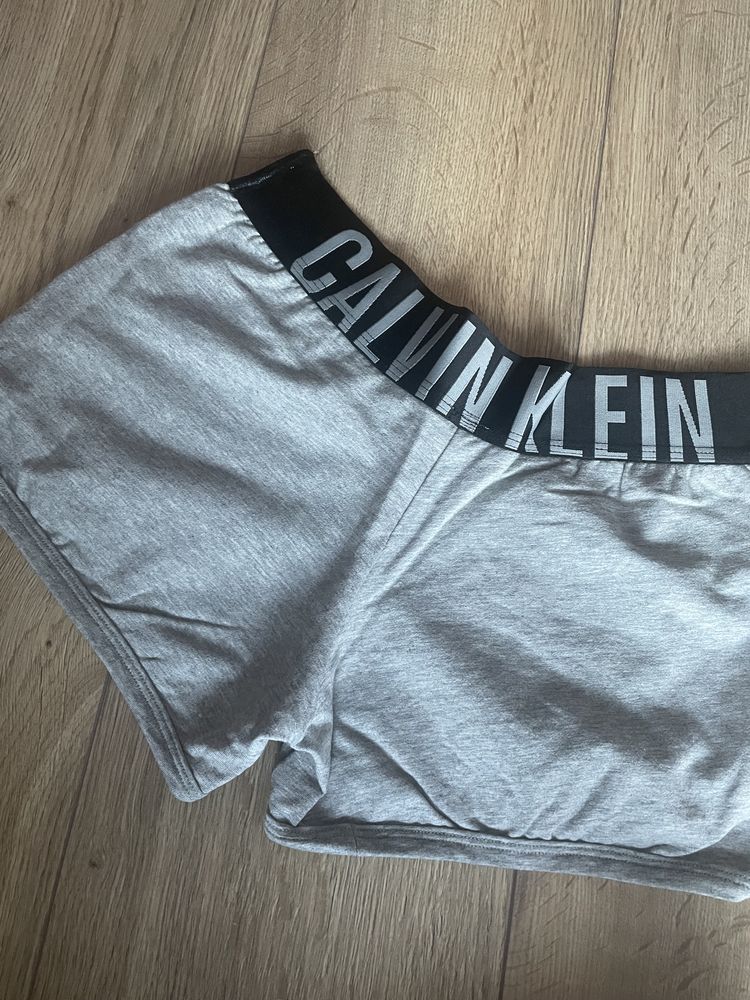 Nowe spodenki Calvin Klein