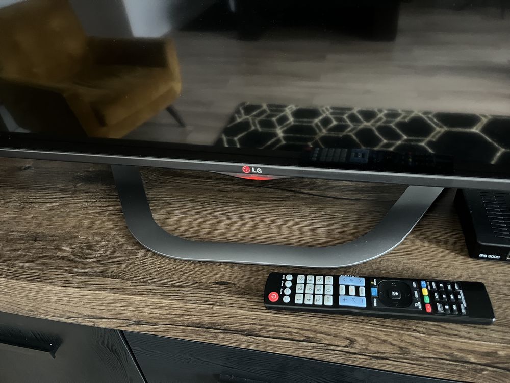 Telewizor LG 47 cali LED smart tv stan bdb