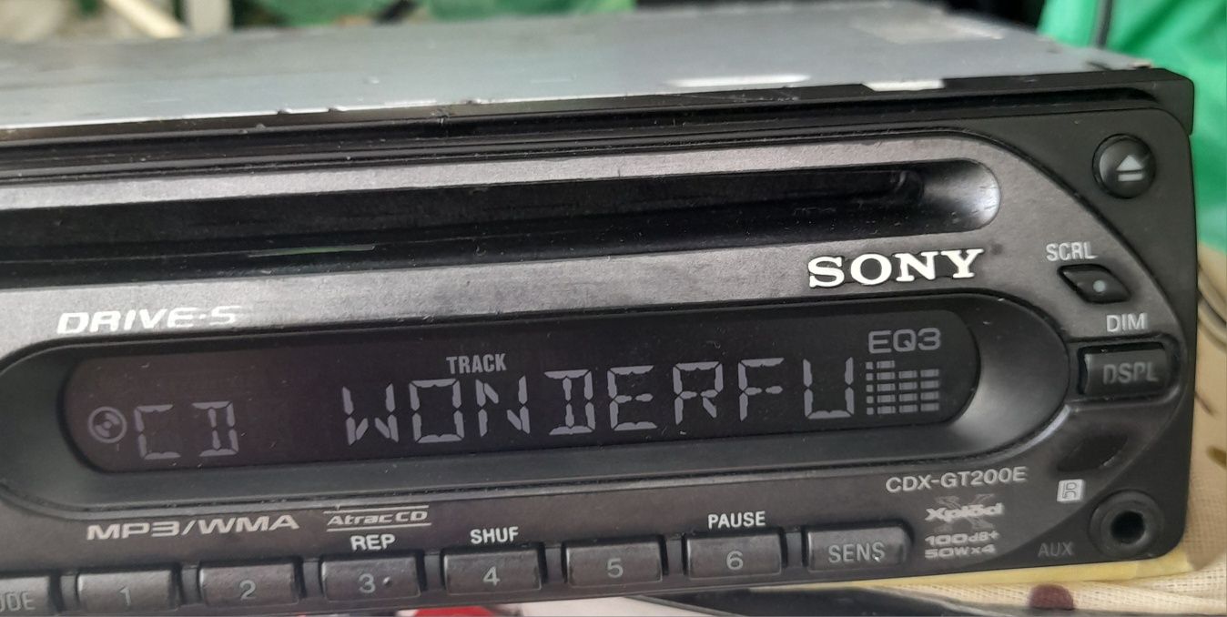 Автомагнитола Sony gt200e