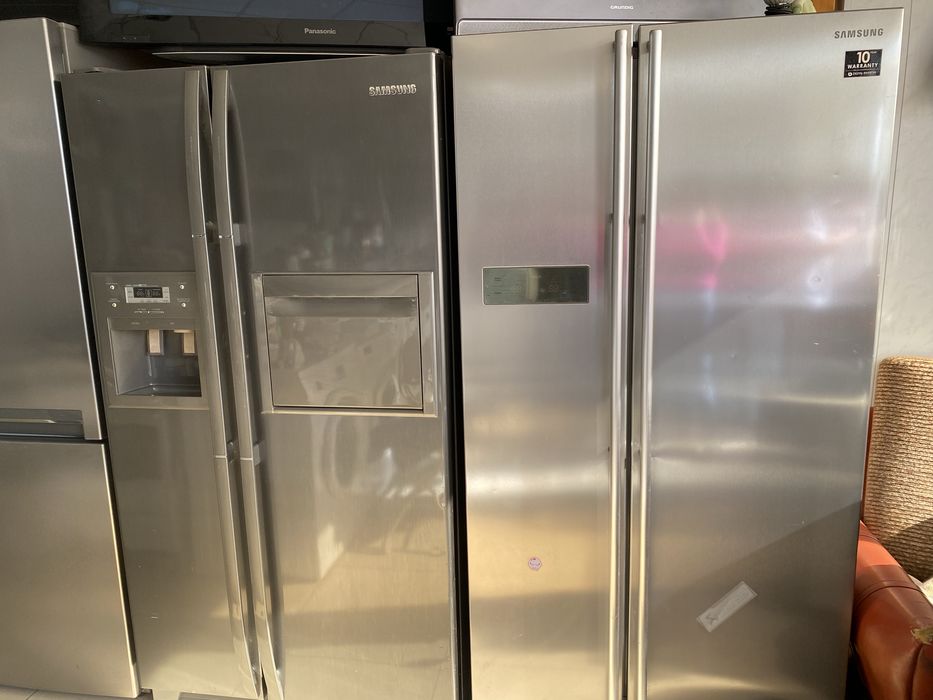 Холодильник із морозилкою(суха заморозка)