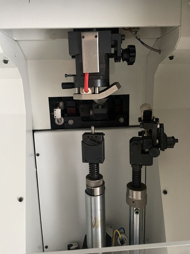 Maquina de rebater calcanheira ELECTRONICA BC