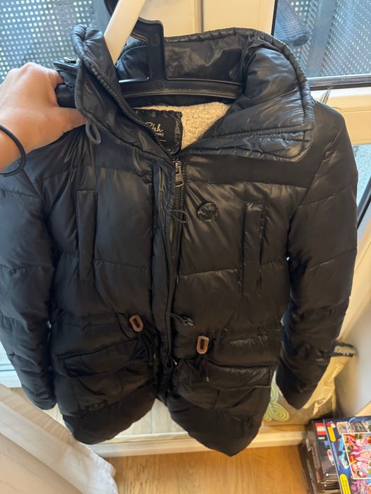 Czarny płaszcz puchowy (naturalny puch)