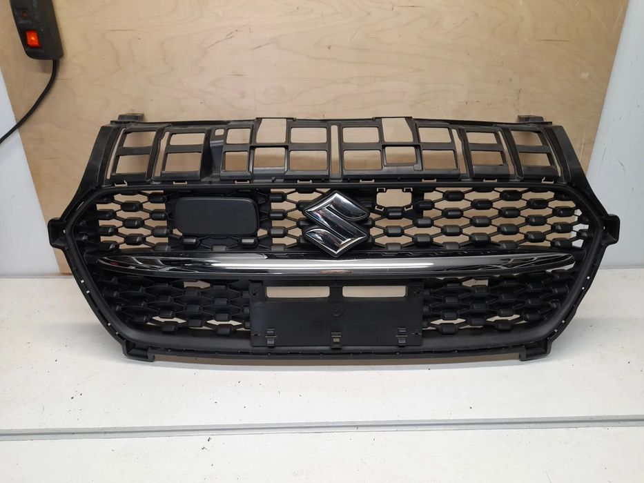 ATRAPA GRILL SUZUKI SWIFT VI MK8 71741-79S0