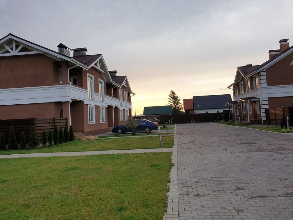 Продам гарний новий котедж в м.Мукачево