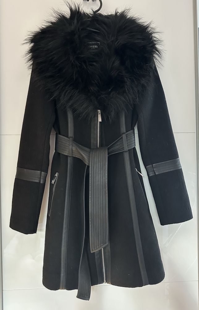 Płaszcz czarny Guess xs