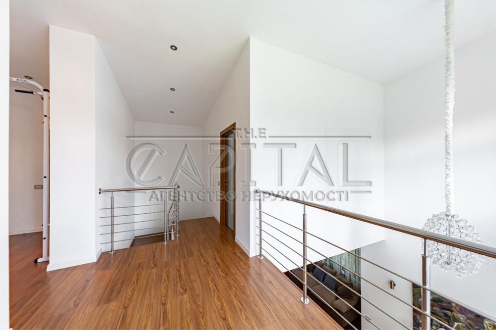 Київ, Святошинський район, вул. Патріарха Володимира Романюка 300м2