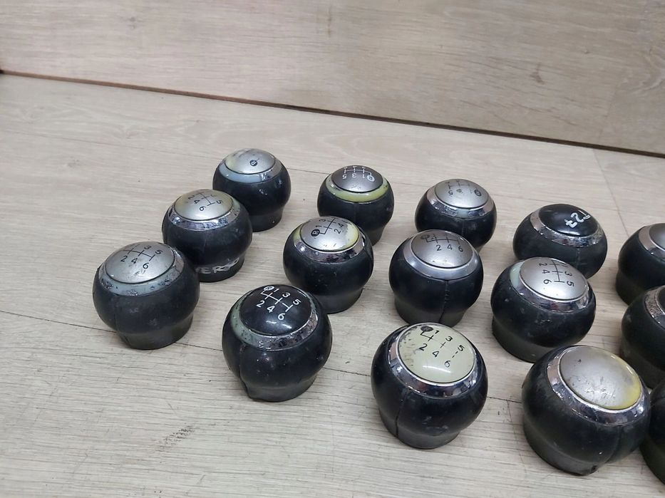 Toyota Yaris III Auris Avensis Corolla Gałka zmiany biegów Oryginał 6B