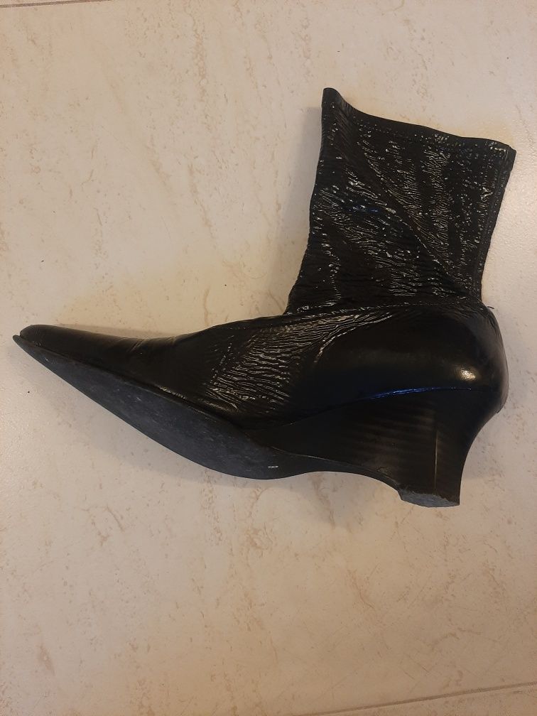 Botas pretas verniz